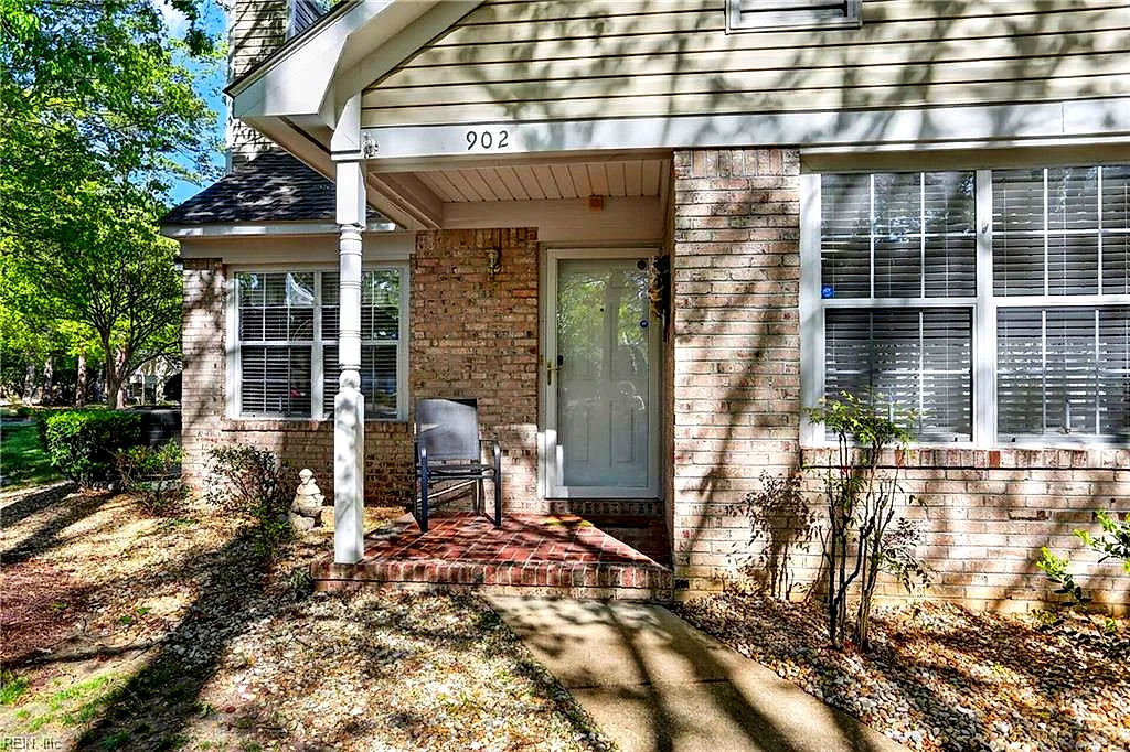 902 Shoreline Pt, Newport News — photo