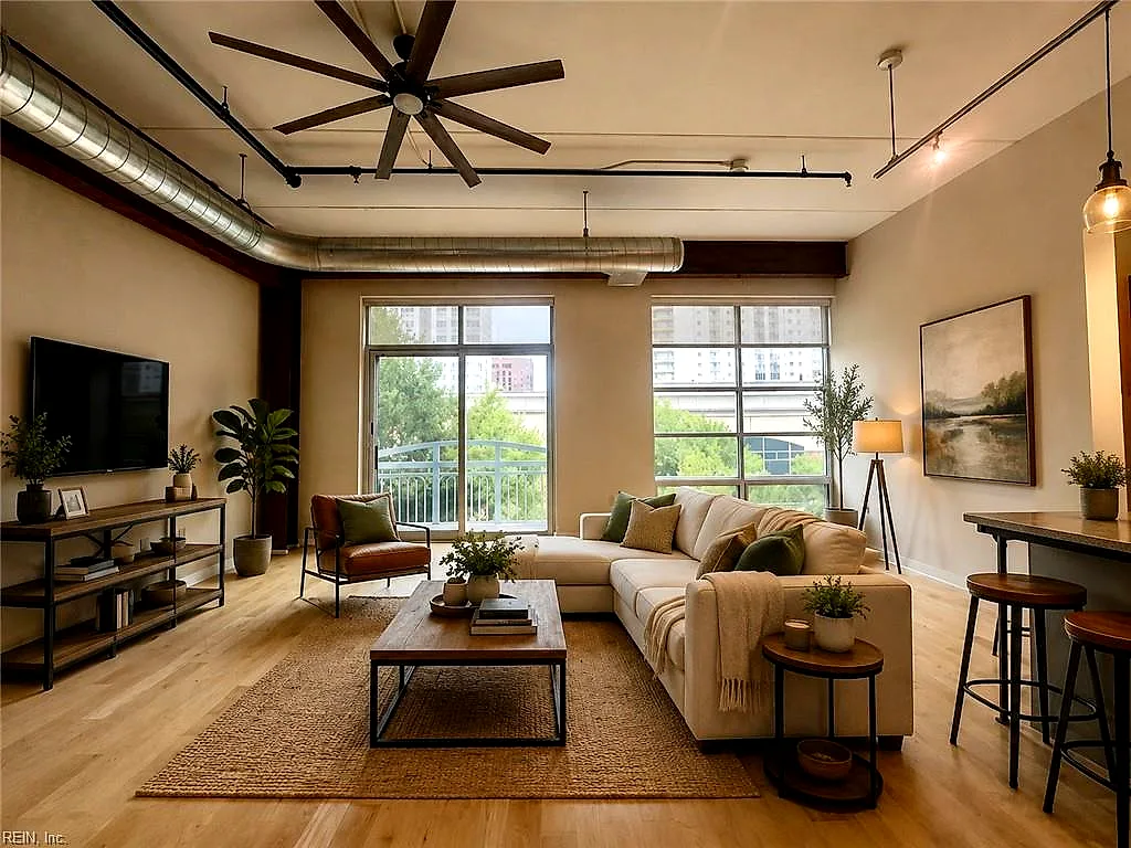 221 Market St #328, Virginia Beach — photo