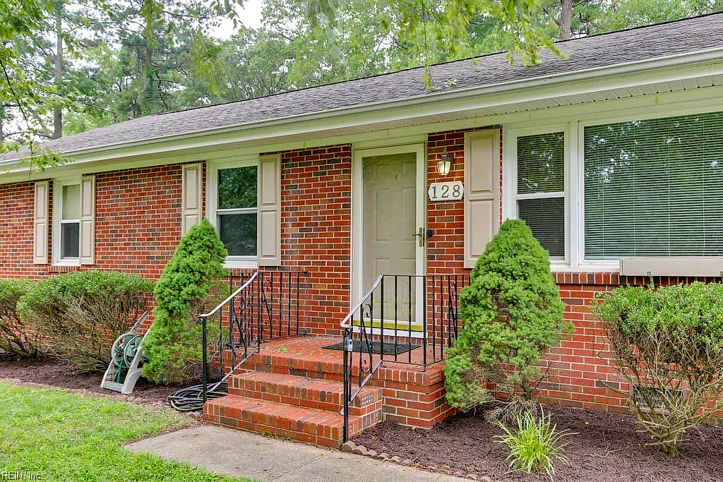 128 Mann Dr, Chesapeake — photo