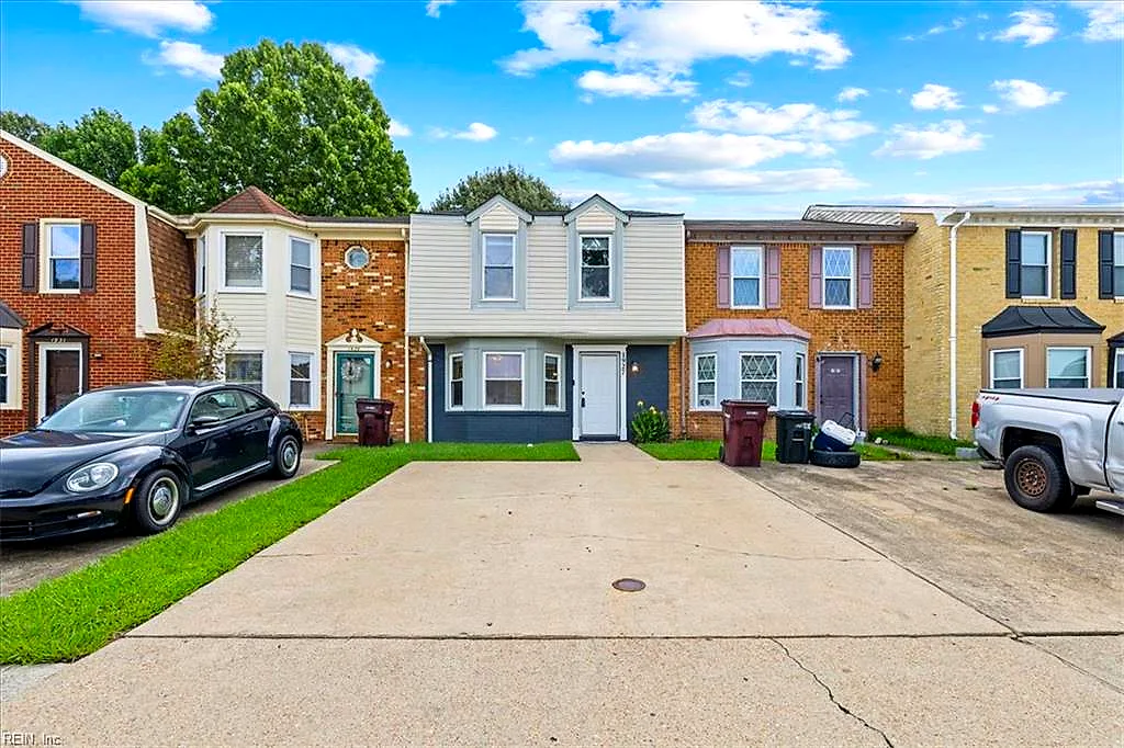 1927 Candlelight DR, CHESAPEAKE VA 23325