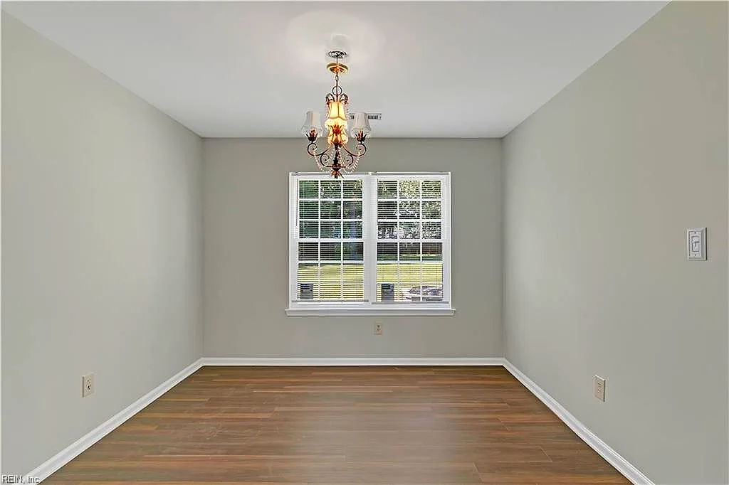 219 Springdale Way, Hampton — photo