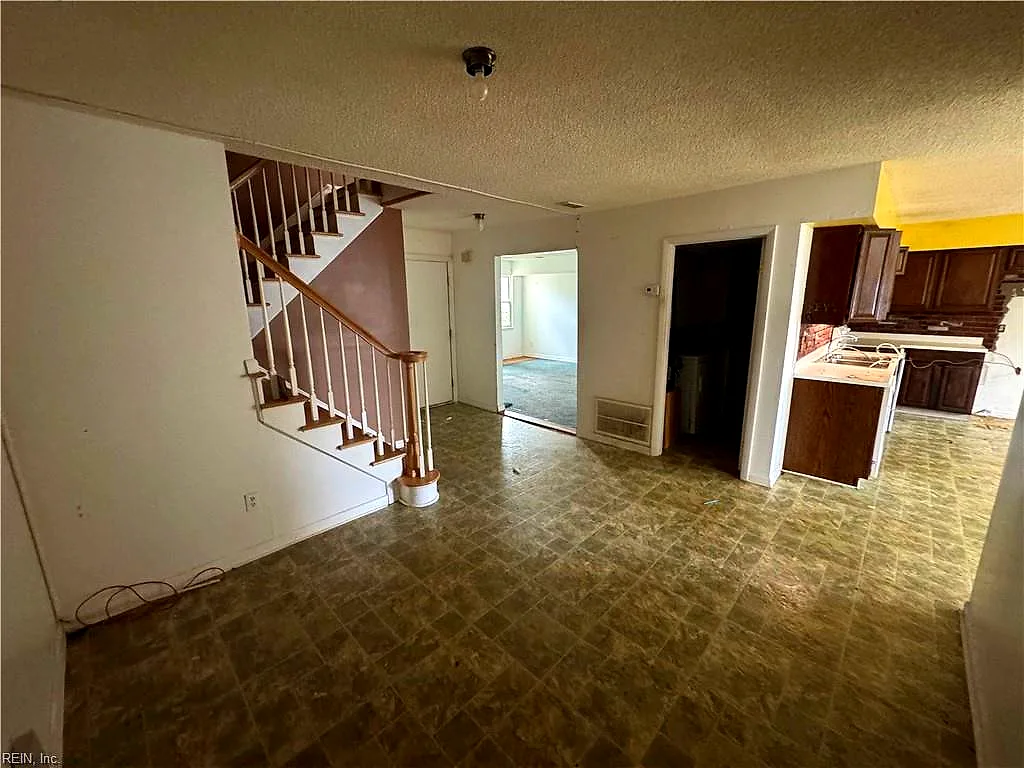 3217 Sugar Creek Dr, Virginia Beach — photo