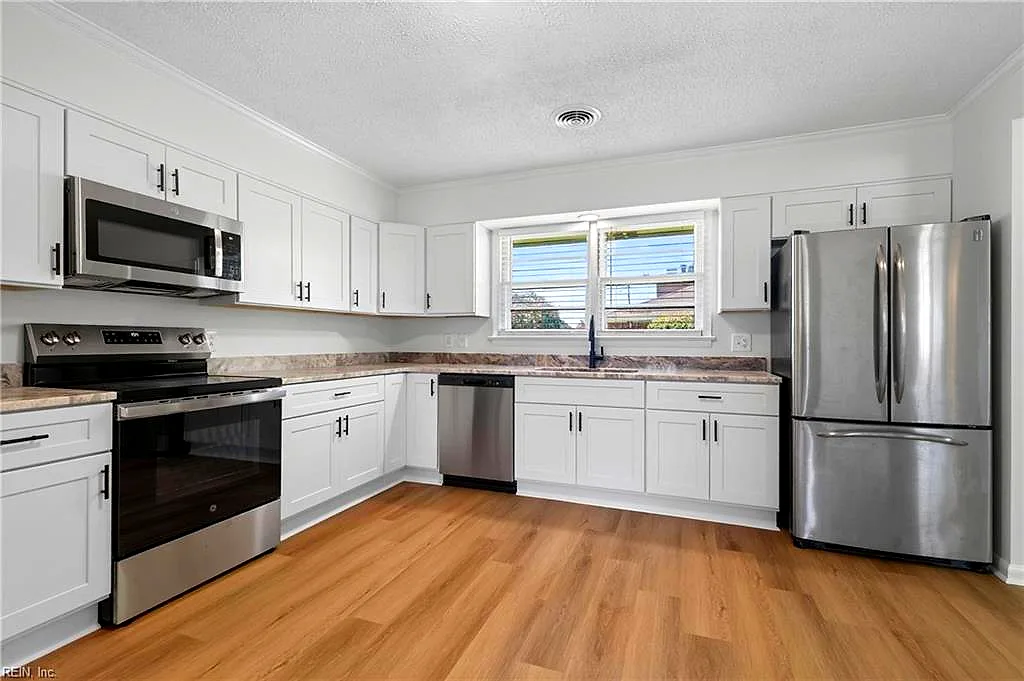 5941 Lathan Rd, Norfolk — photo