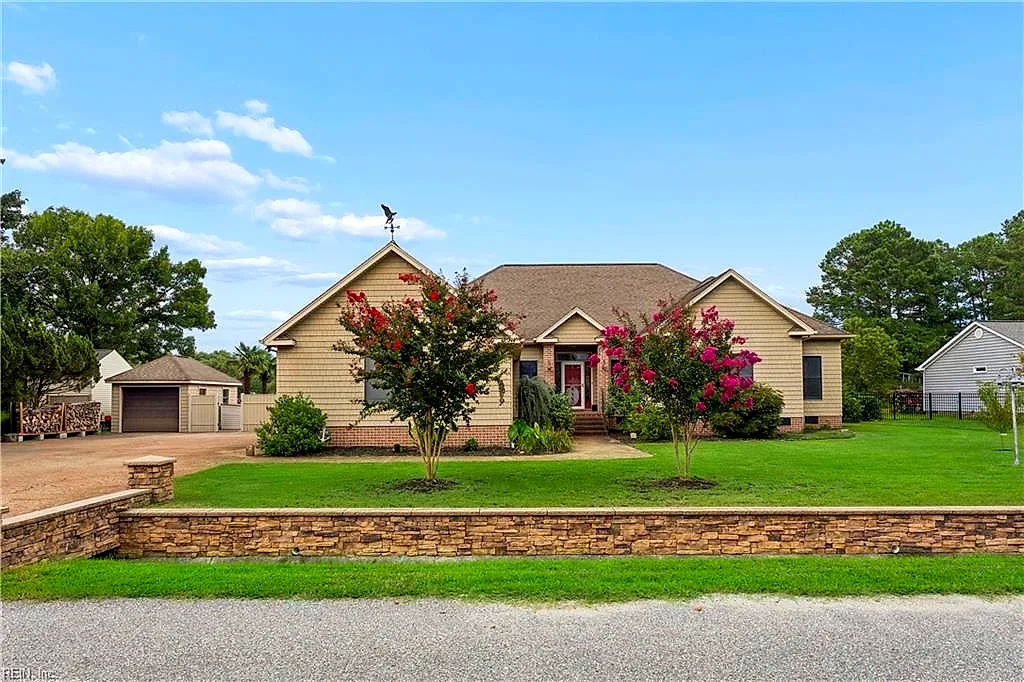 115 Holden LN, YORKTOWN VA 23692