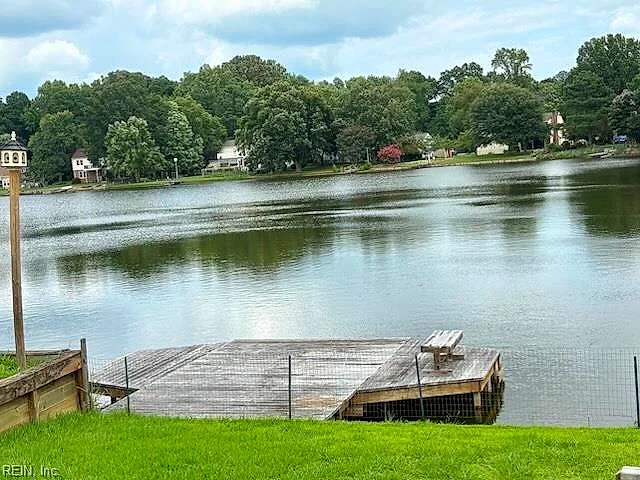 115 Holden Ln, Yorktown — photo