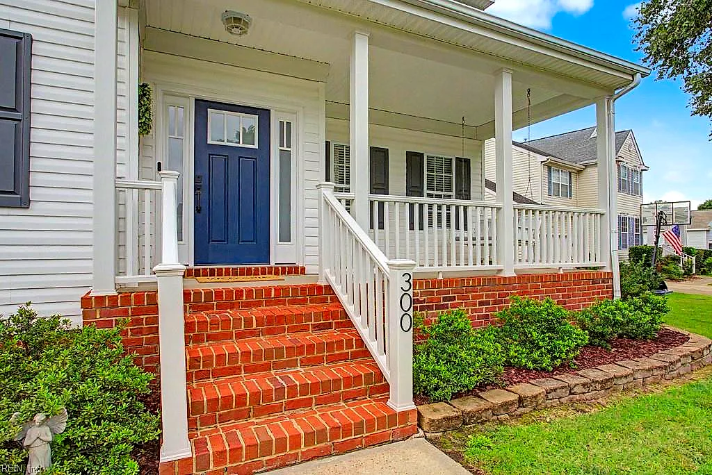 300 Kings Pointe Xing, Yorktown — photo