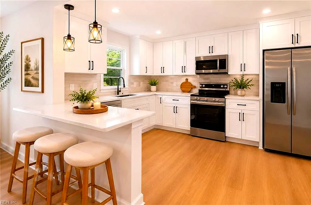 82 Lakeside DR, NEWPORT NEWS VA 23606