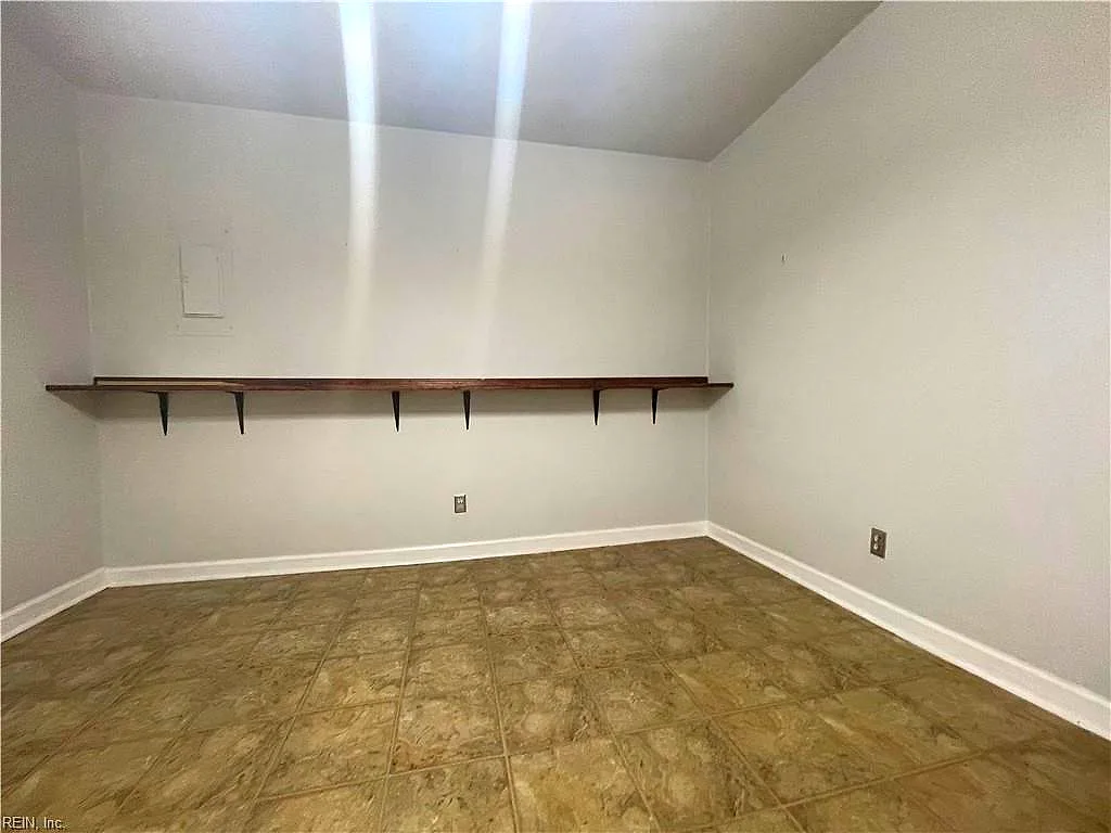 610 W Princess Anne Rd #B2, Norfolk — photo