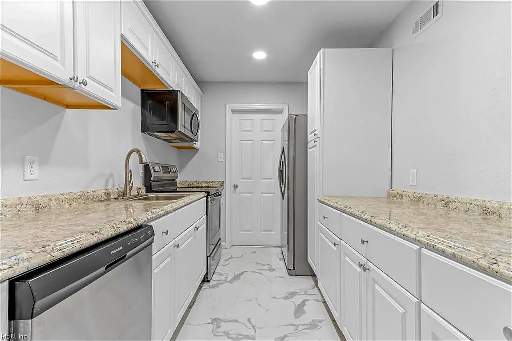 2124 Jeffrey Dr, Norfolk — photo