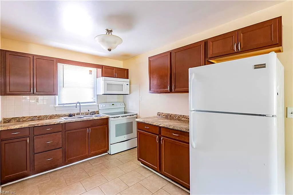 9101 Hammett Ave #B, Norfolk — photo