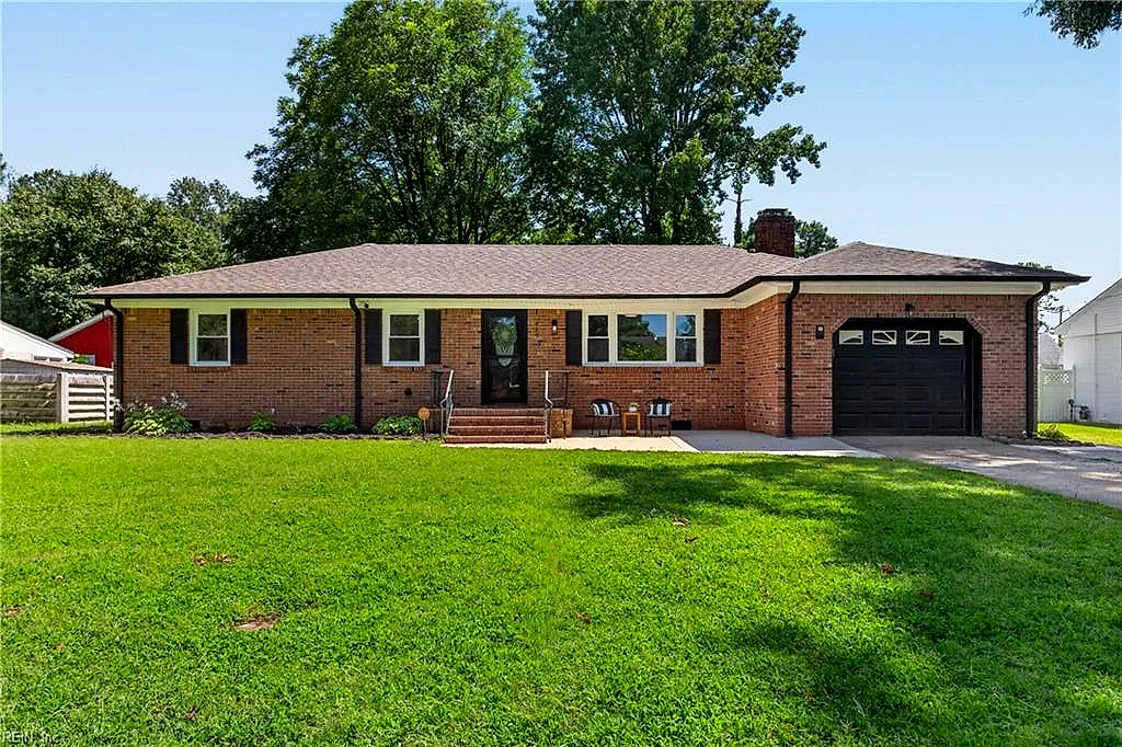 429 Clemson AVE, CHESAPEAKE VA 23324