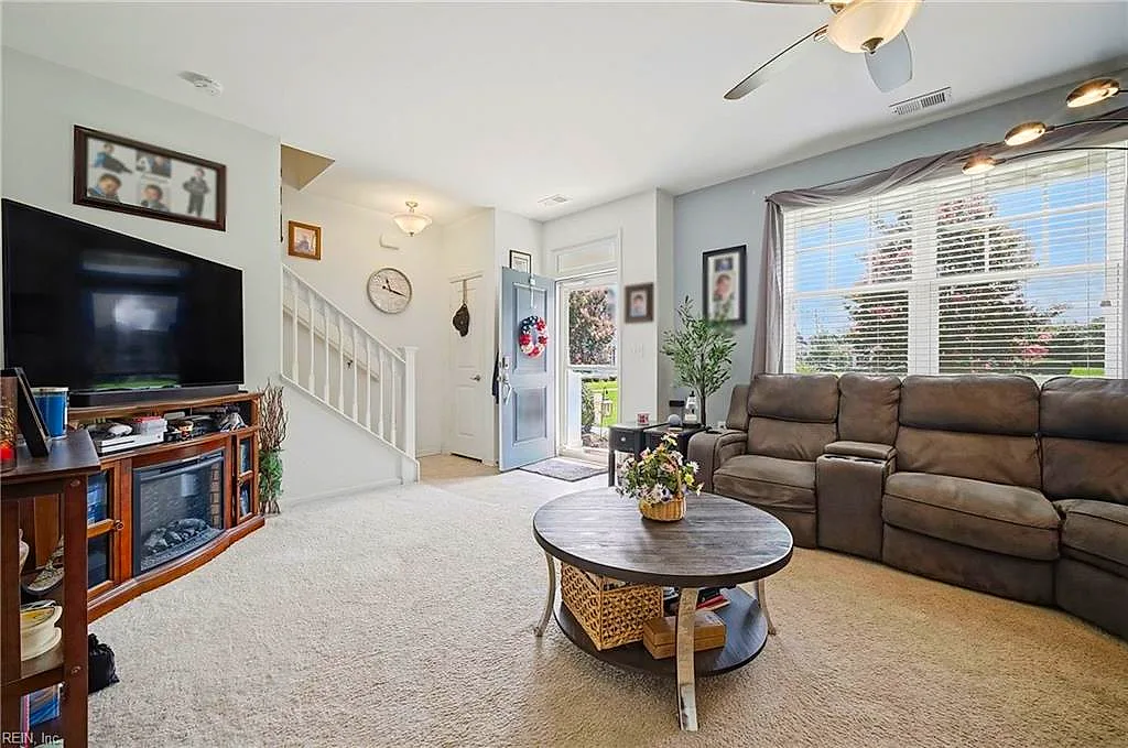 1439 Rollesby Way, Chesapeake — photo