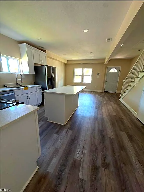 215 Oak St, Suffolk — photo