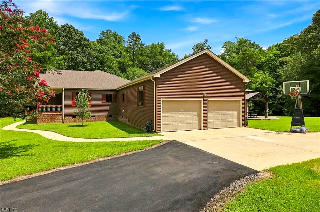 18152 Private Stock Ln, Smithfield — photo