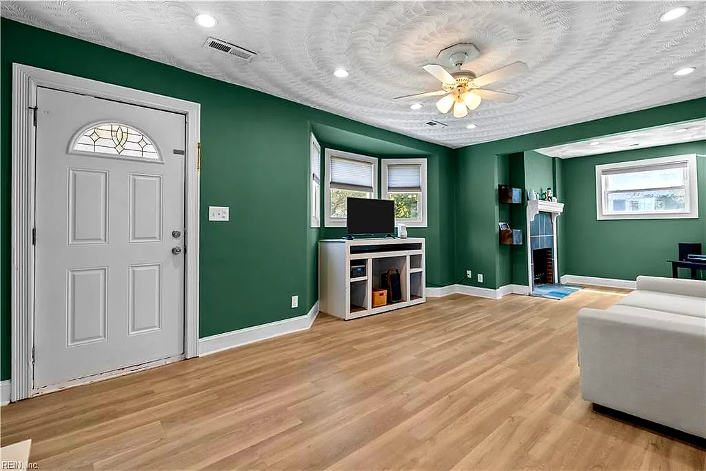 159 Burrage Rd, Norfolk — photo