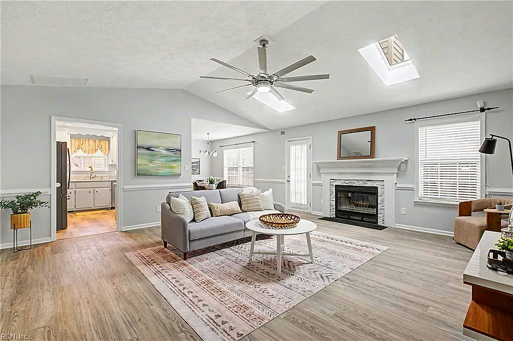 294 Buttercup Ln, Newport News — photo