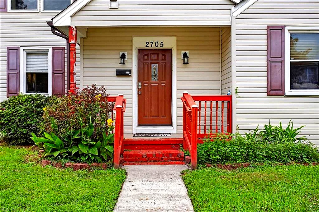 2705 Myrtle Ave, Norfolk — photo