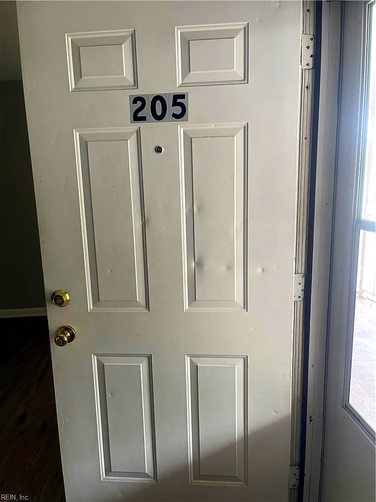 719 Marvin Ave #205, Norfolk — photo