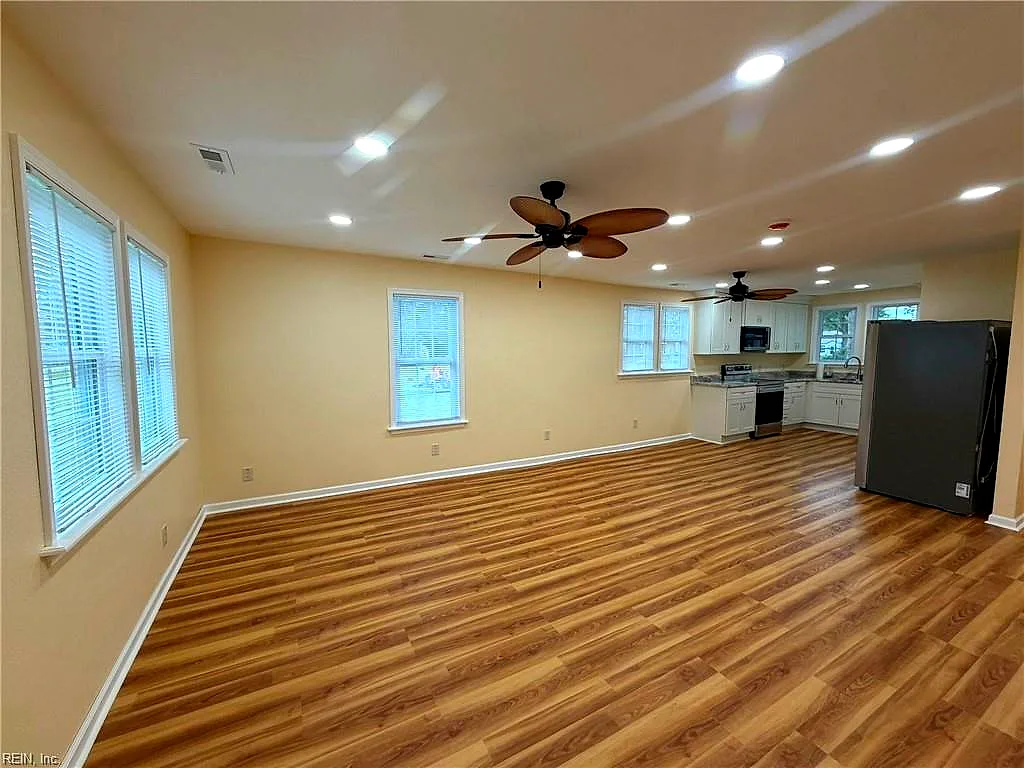 705 Canal Dr, Chesapeake — photo