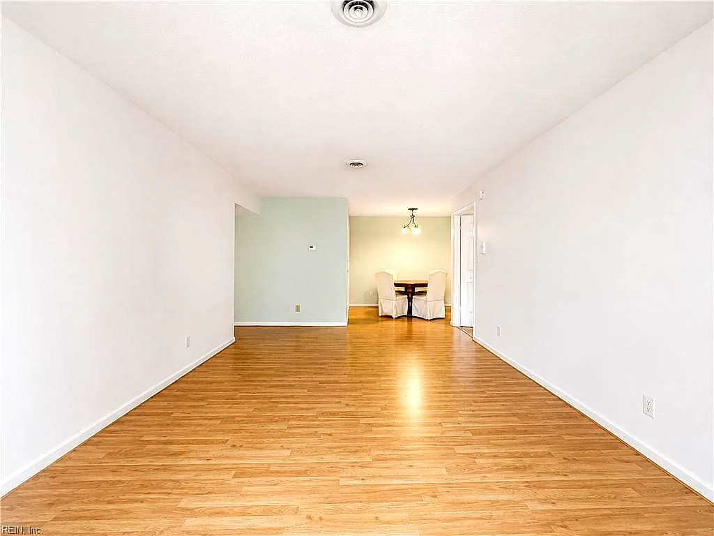 100 Burnt Bridge Way #C, Yorktown — photo