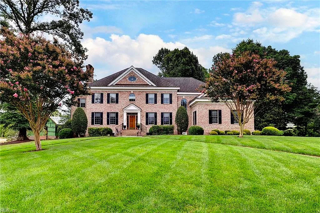 208 Holly Hills Dr DR, WILLIAMSBURG VA 23185
