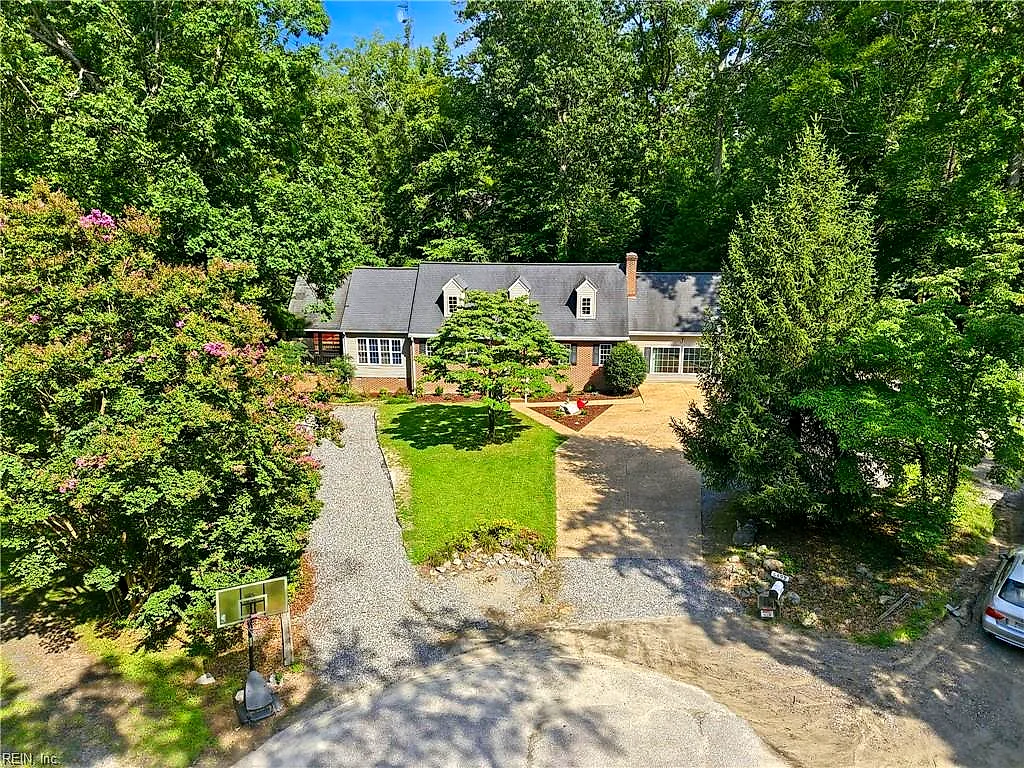 6499 Glenside Ct, Gloucester — photo