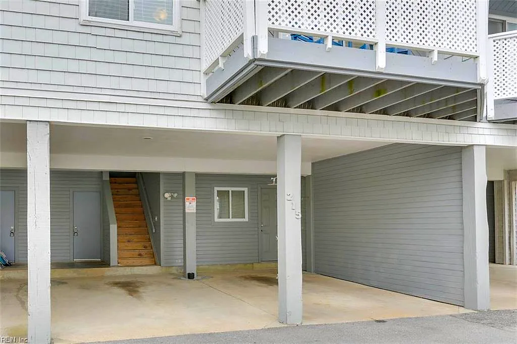 215 4th St, Virginia Beach — photo