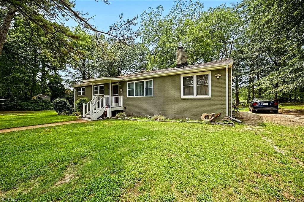 983 Green St, Norfolk — photo