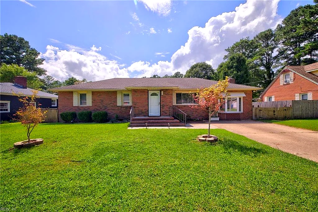 216 Shore Side RD, CHESAPEAKE VA 23320