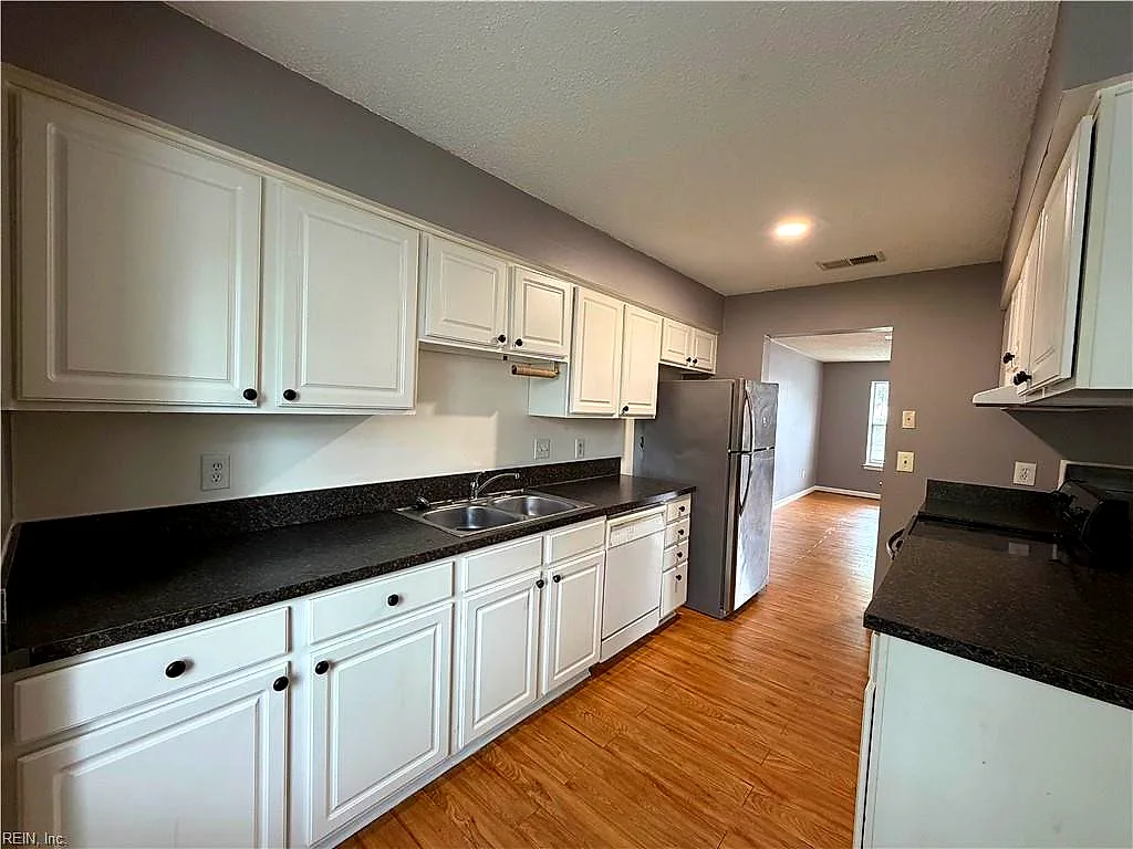 548 Hollomon Dr, Hampton — photo