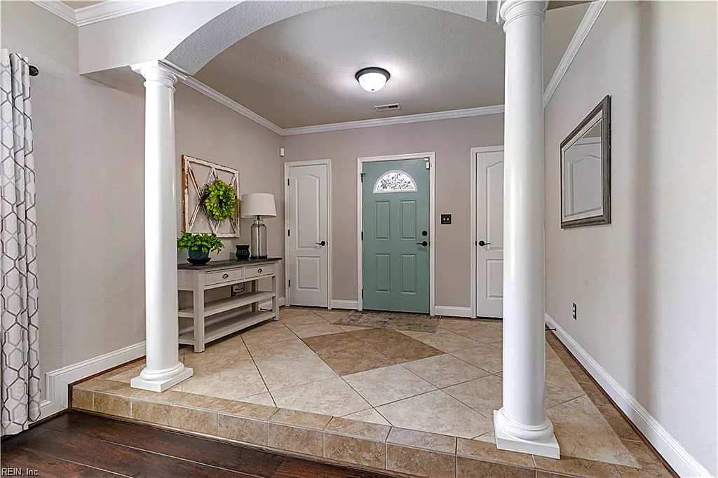 7530 Villa Ct, Gloucester Point — photo