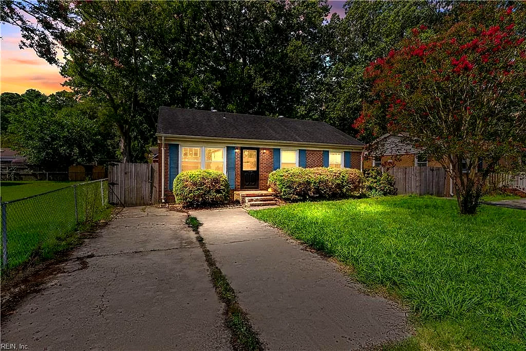 2135 English AVE, CHESAPEAKE VA 23320