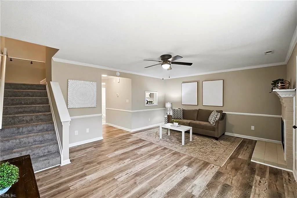 25 Corwin Cir, Hampton — photo