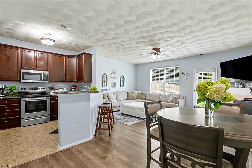 16 Frazier Ct, Hampton — photo