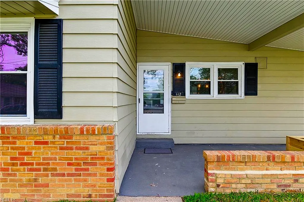 112 Findley Sq, Hampton — photo