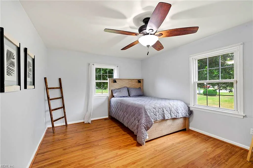 635 Harpersville Rd, Newport News — photo