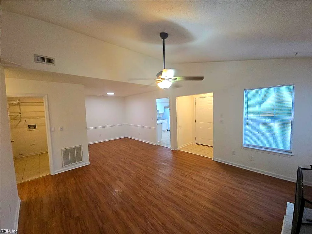 4016 Rainbow Dr, Virginia Beach — photo