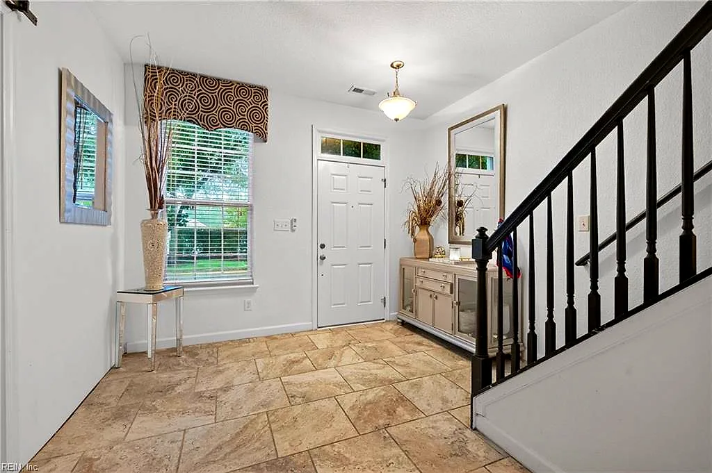 4828 Almandine Ave, Virginia Beach — photo