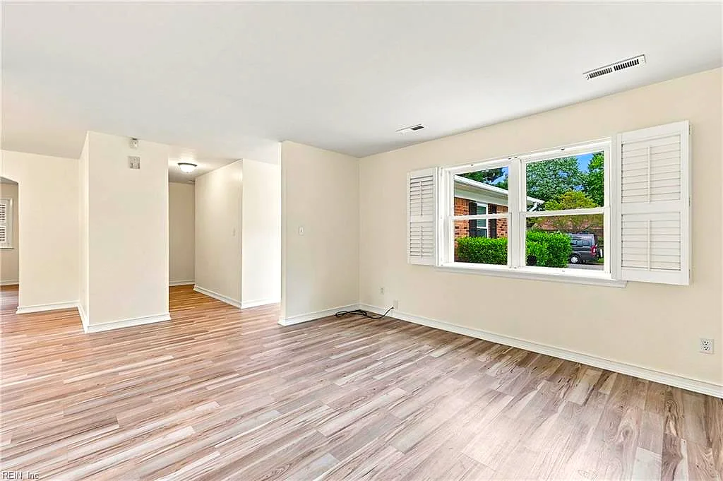 401 Moorland Dr, Virginia Beach — photo