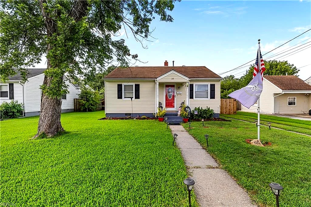 215 Castlewood RD, PORTSMOUTH VA 23702