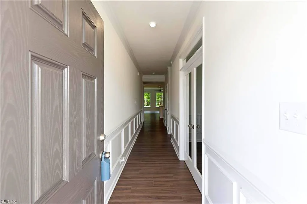1533 Waltham Ln, Newport News — photo