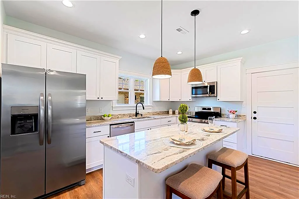 8100 Turner Rd, Norfolk — photo