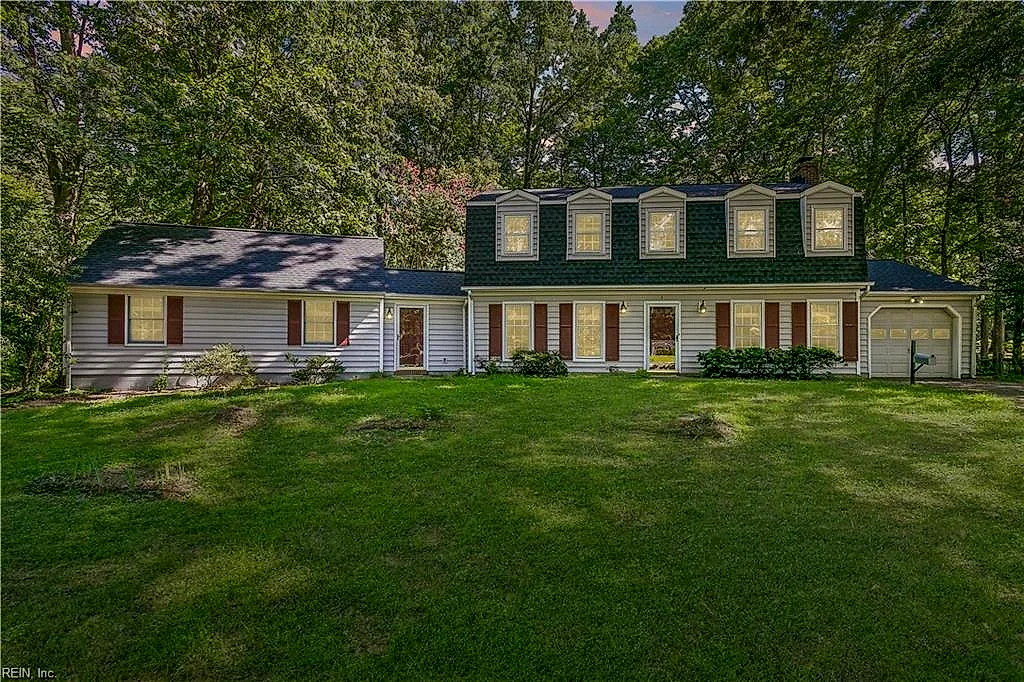 1 Mears CIR, NEWPORT NEWS VA 23602