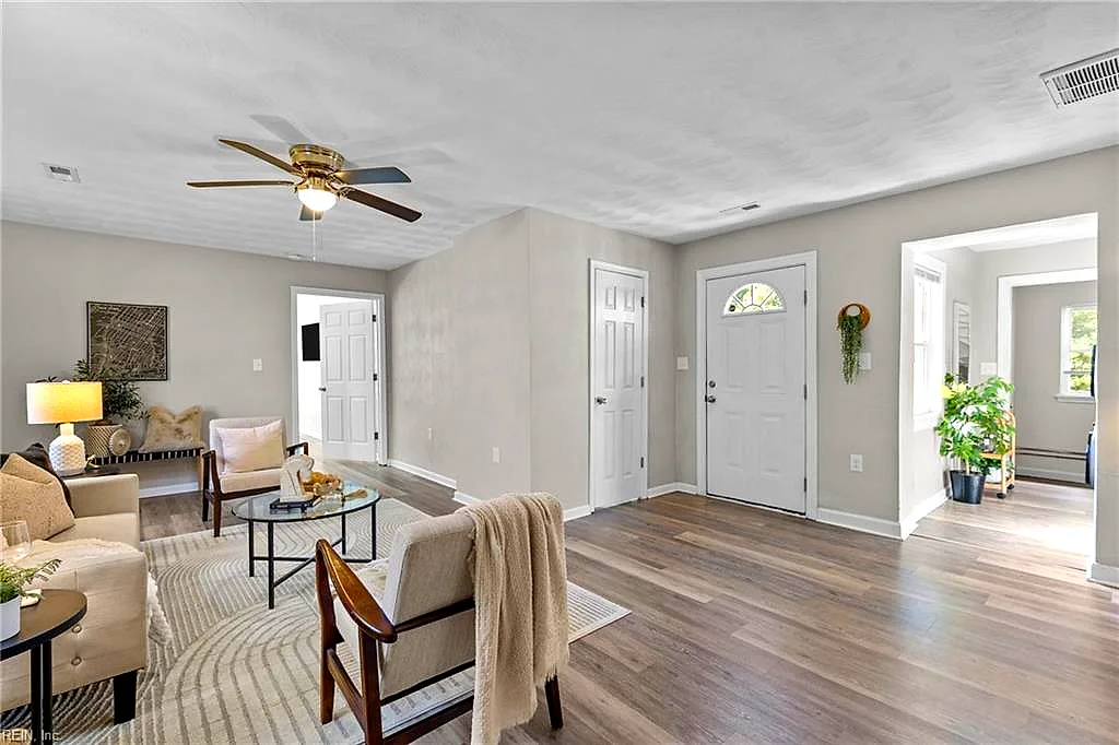 1324 Hawthorne Dr, Chesapeake — photo