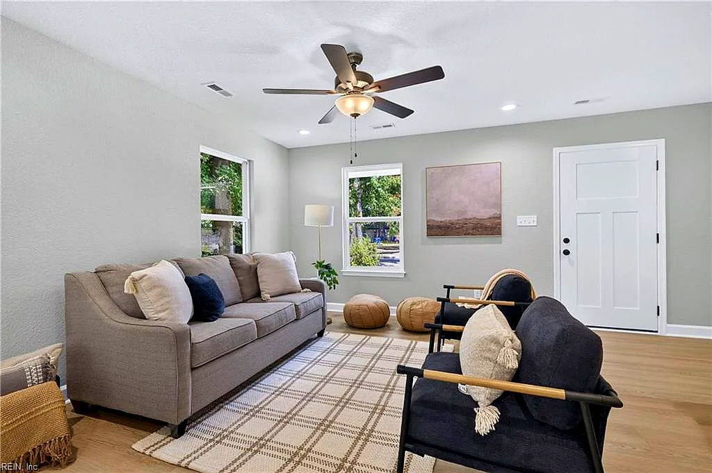 1265 Picadilly St, Norfolk — photo