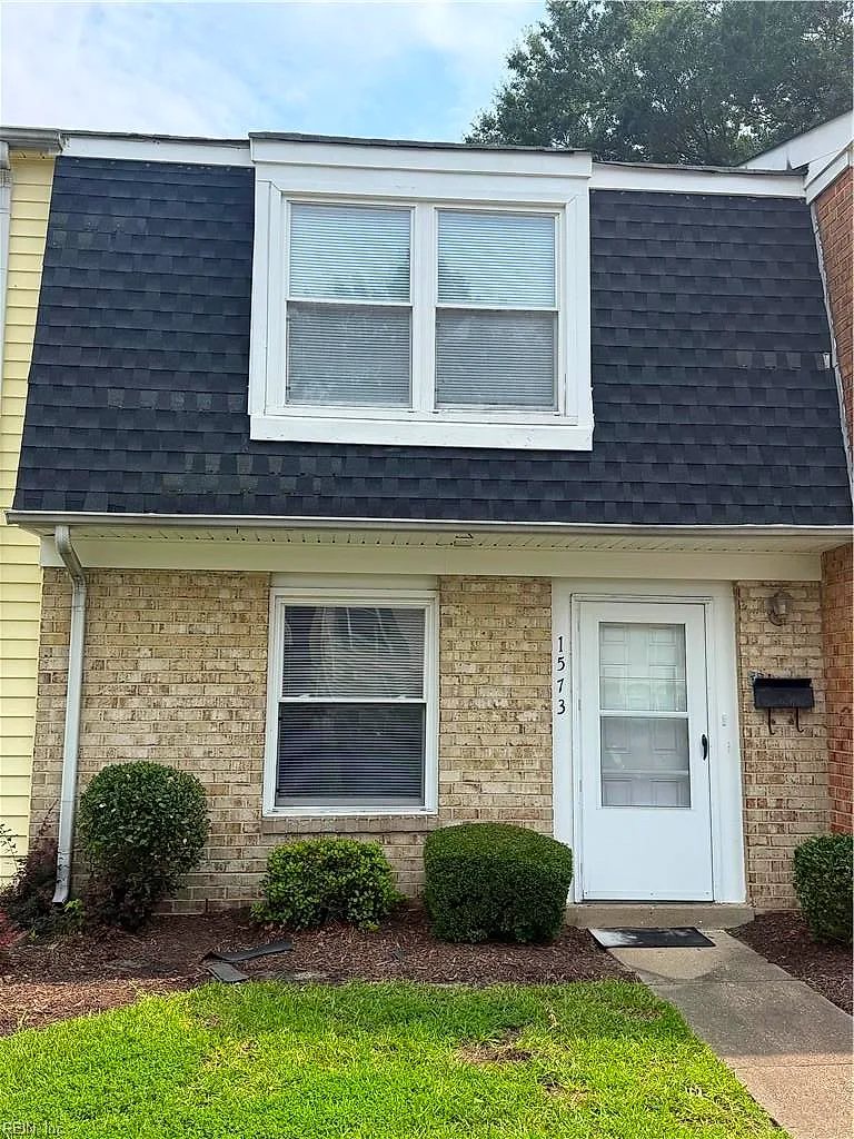 1573 Darren Cir, Portsmouth — photo