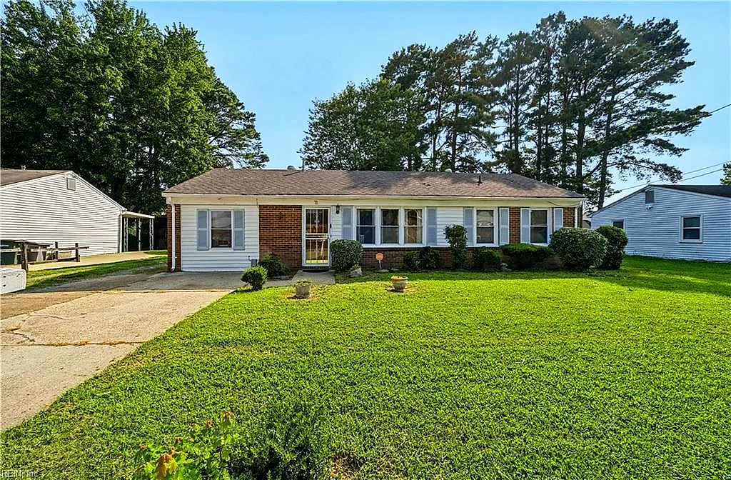 11 Big Bethel RD, HAMPTON VA 23666