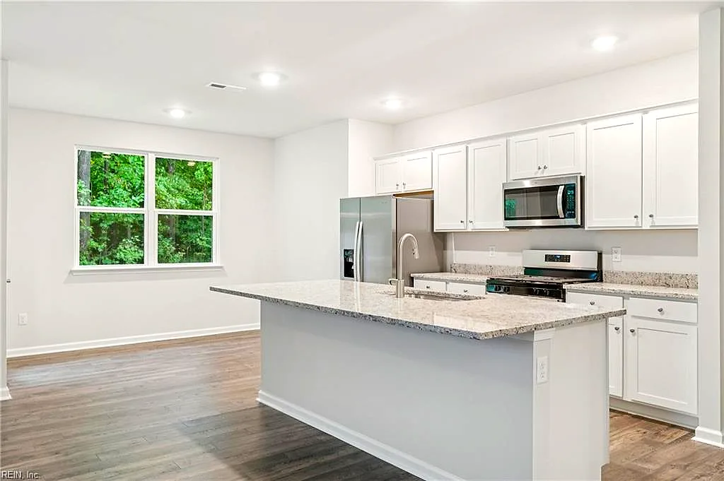 5004 Melanie Ct, Suffolk — photo