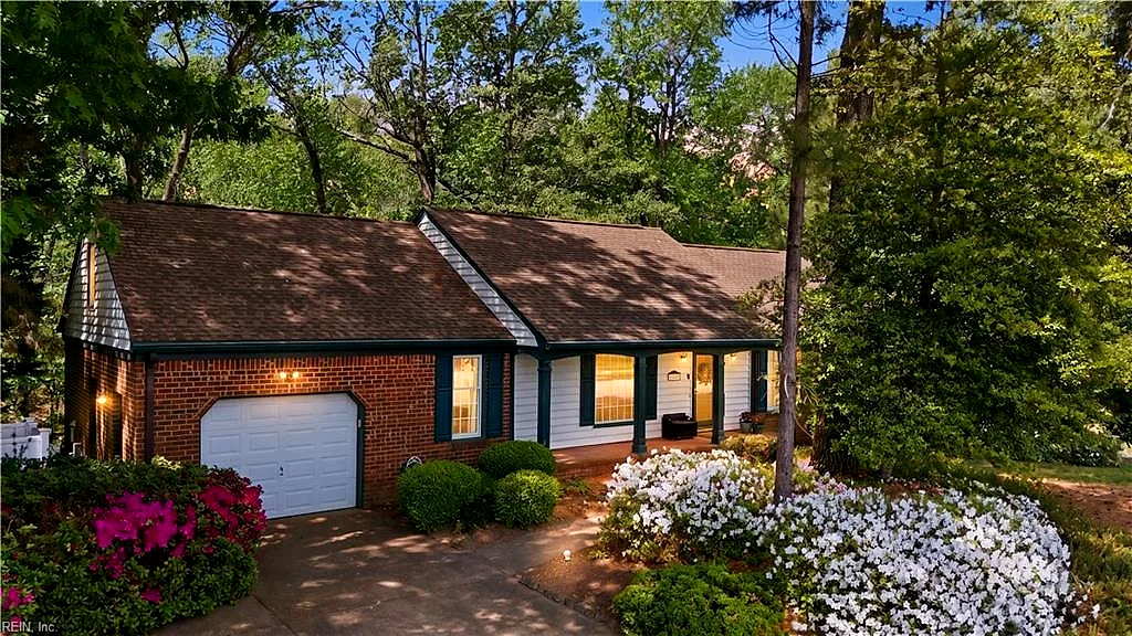 1905 Thomas Bishop LN, VIRGINIA BEACH VA 23454