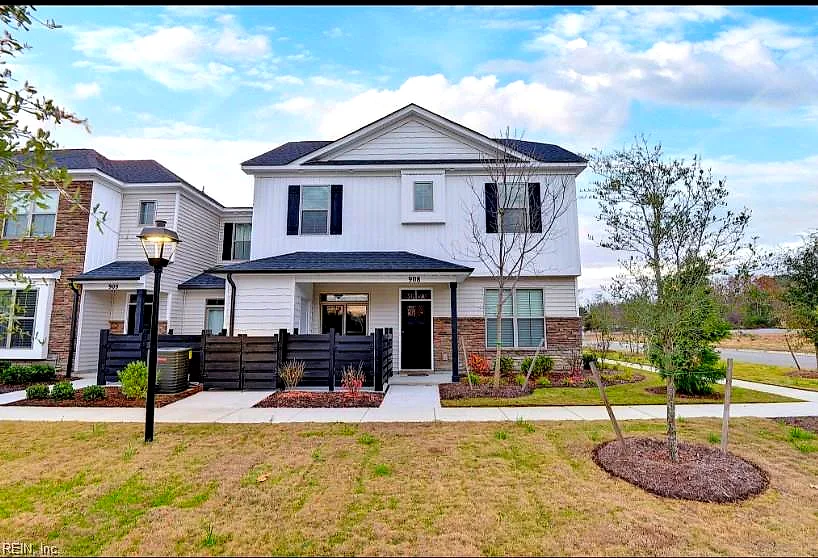 908 Kathy Ann Way W, Carrollton — photo